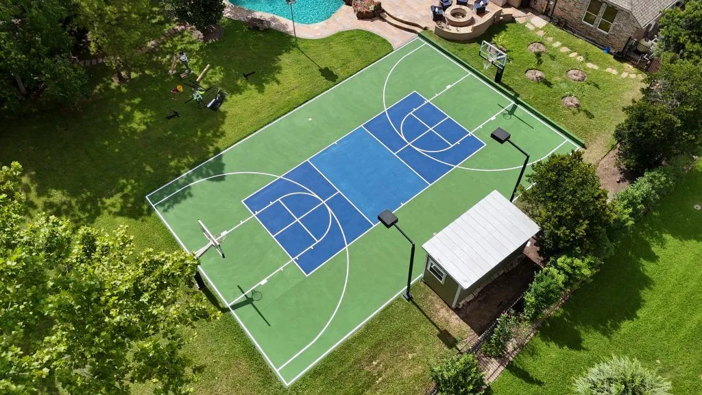 Sơn lại sân bóng rổ - pickleball linh hoạt 9 lớp sơn có 10% Hạt Cao Su TopSports trên nền nhựa